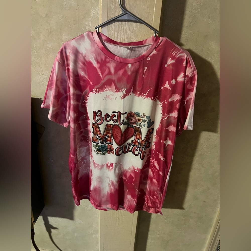 Pink best mom ever shirt!